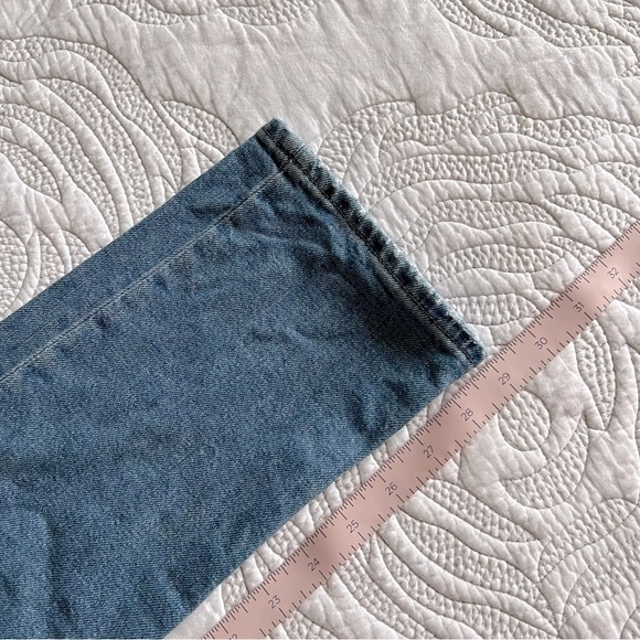 Madewell - The High-Rise Slim Boyjean in Summit Wash: Summerweight Edition - Picture 13 of 13